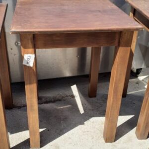 Ξύλινα τραπέζια 60x60x78εκ (130/26)