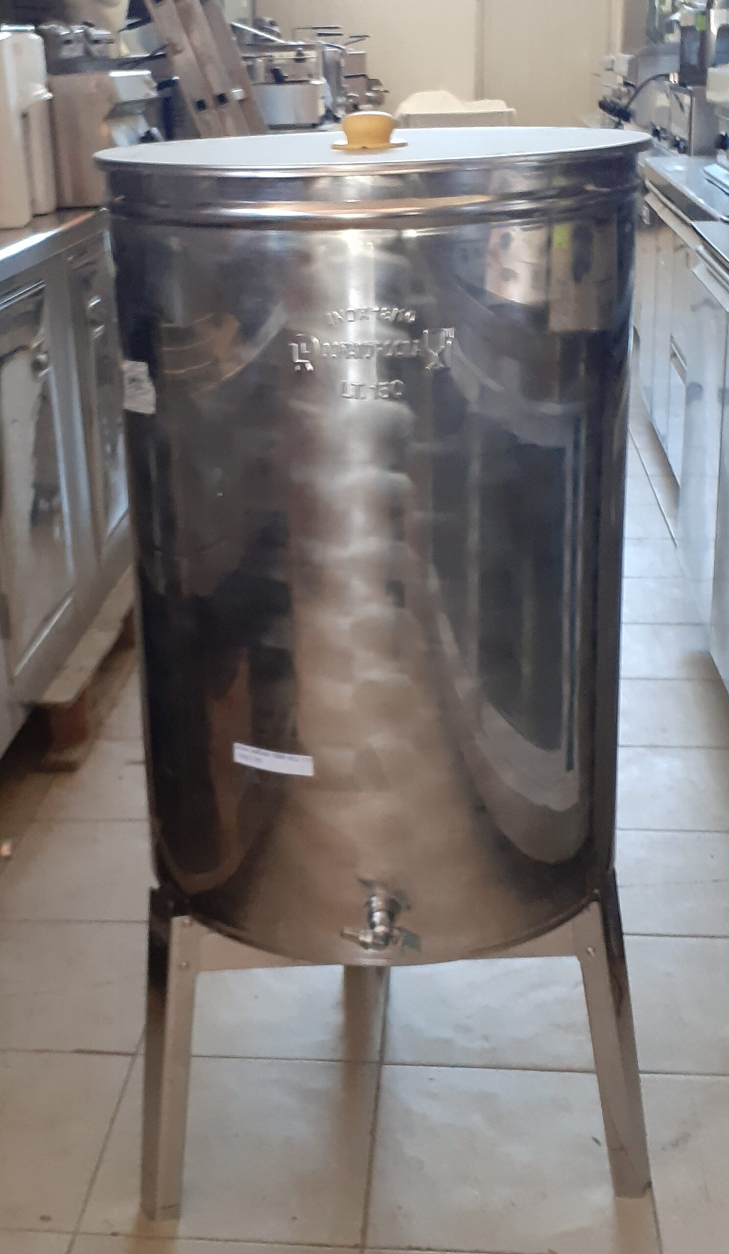 Ντίνα Λαδιού 150lt Φ52 Υ77εκ (749/21)