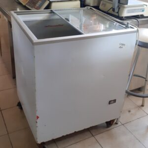 Καταψύκτης 73x63x90εκ (615/875)