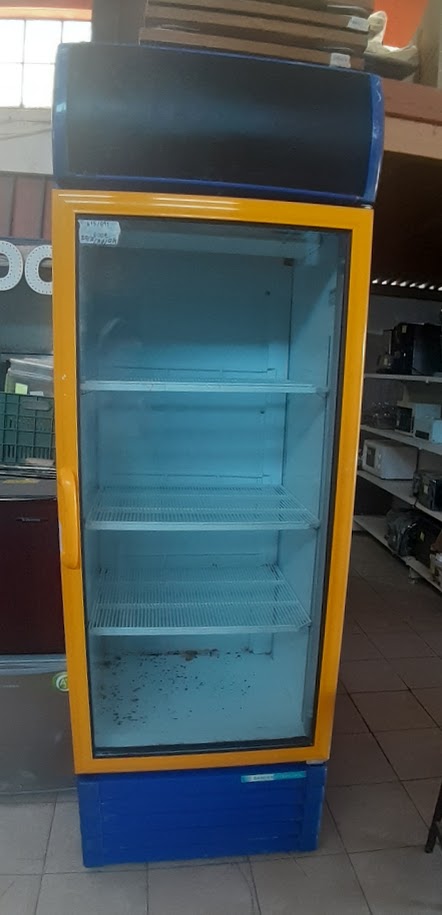 Ψυγείο Αναψυκτικών 71x70x210εκ (615/891)